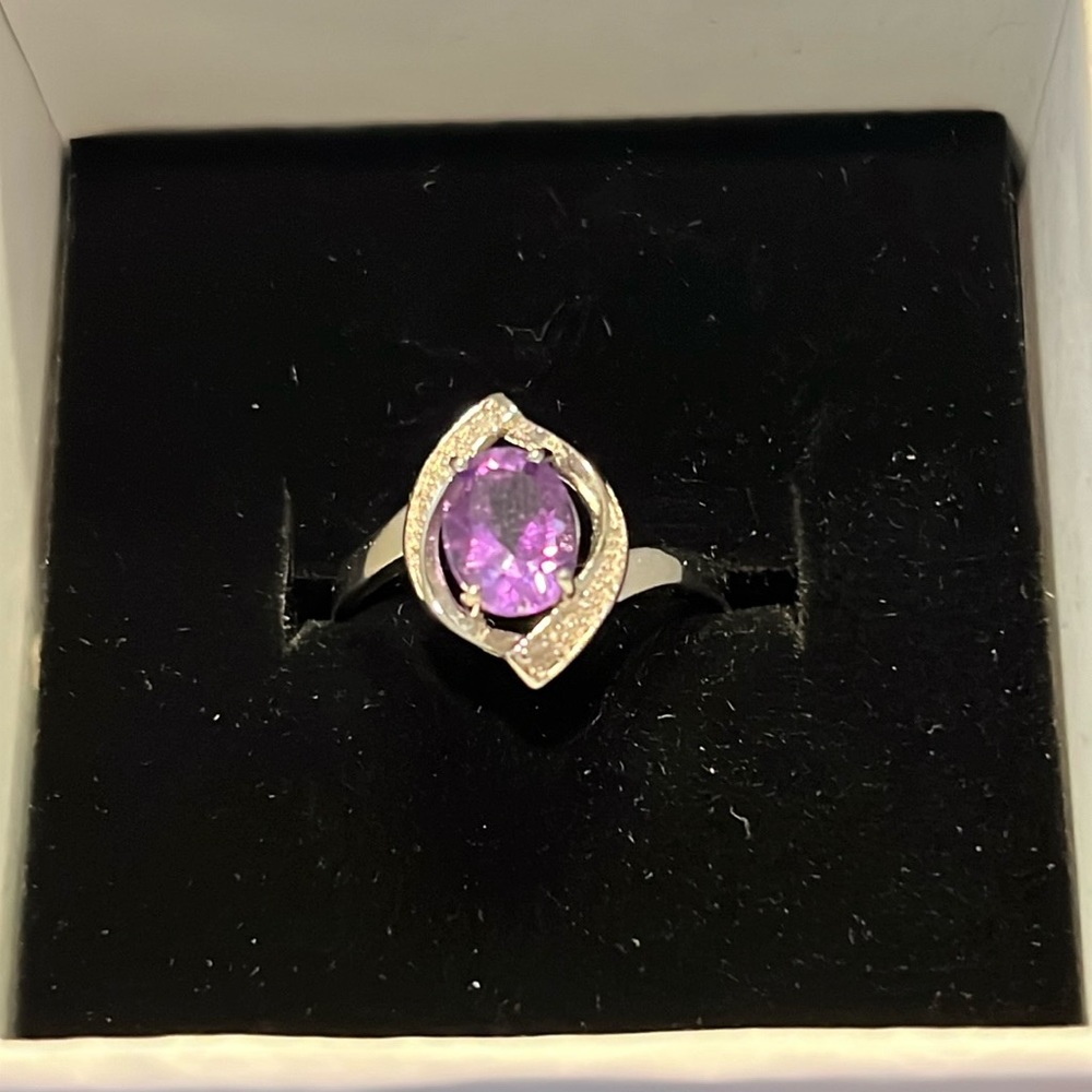 Amethyst diamond ring